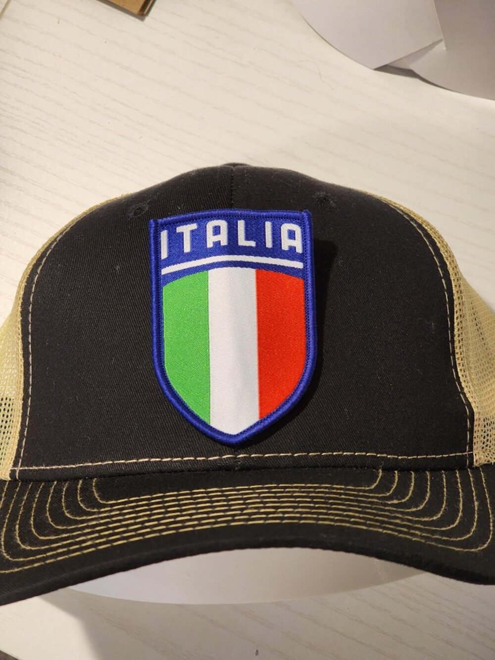 ITALIA Black/Vegas Gold Mesh Snapback Trucker Hat